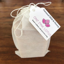 Load image into Gallery viewer, CALM + SOOTHE spa and bath kit / gift box