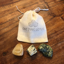 Load image into Gallery viewer, ABUNDANCE &amp; SUCCESS - MINI Manifestation kit (meditation, gift box, self care)
